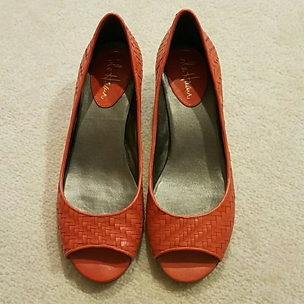 Cole Haan Wedged Shoes Size 7C.